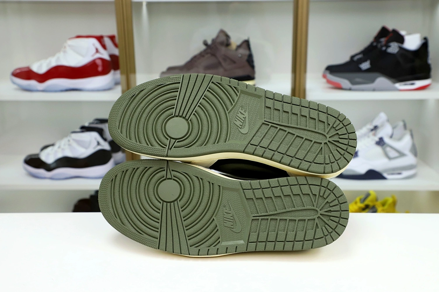 JORDAN LOW 1 “Olive” OG TRAVIS AIR NIKE SCOTT X 1006